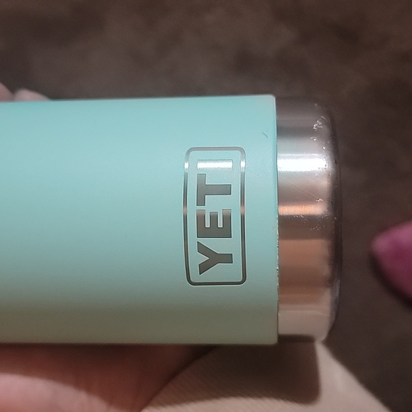YETI STAINLESS STEEL BOTTLE - Picture 5 of 8